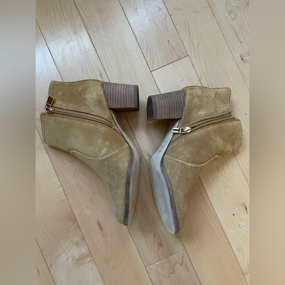 Boots - Picture 2 of 8